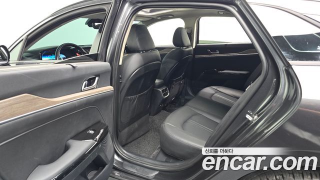 Kia K5 2023 — photo 18