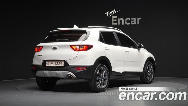 Kia Stonic 2018 — photo 2