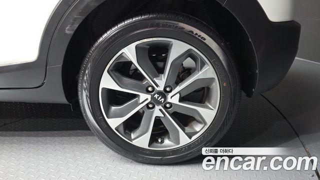 Kia Stonic 2018 — photo 5
