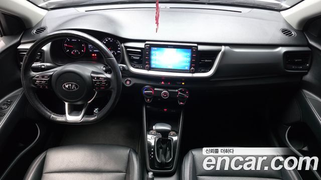 Kia Stonic 2018 — photo 10