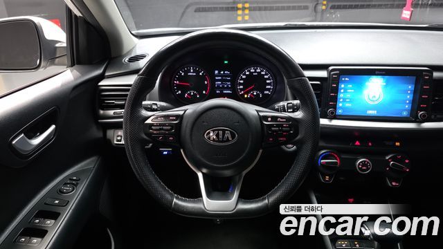 Kia Stonic 2018 — photo 19