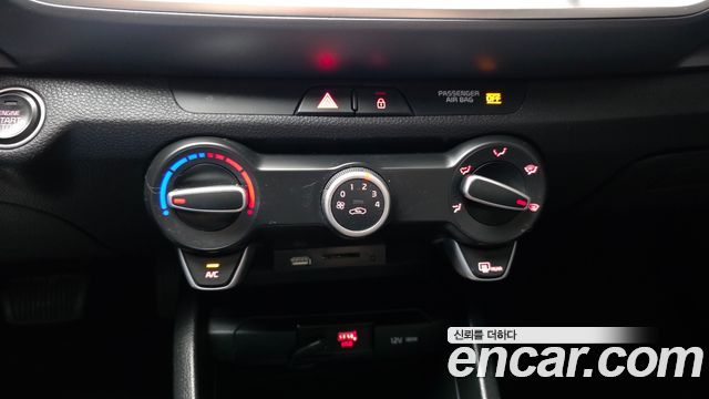 Kia Stonic 2018 — photo 21