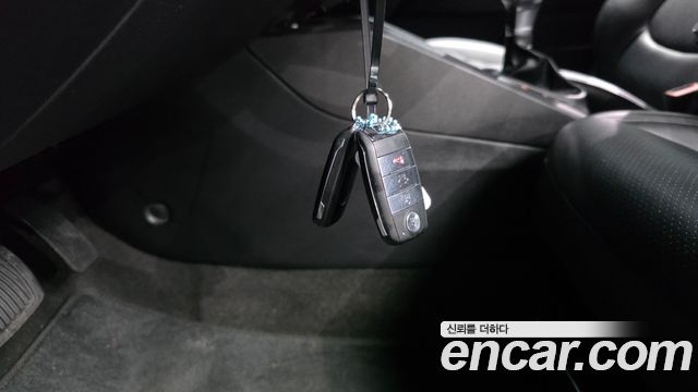 Kia Stonic 2018 — photo 24