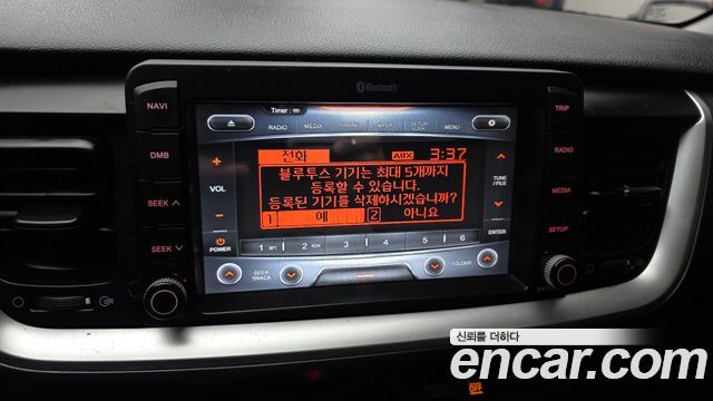 Kia Stonic 2018 — photo 28