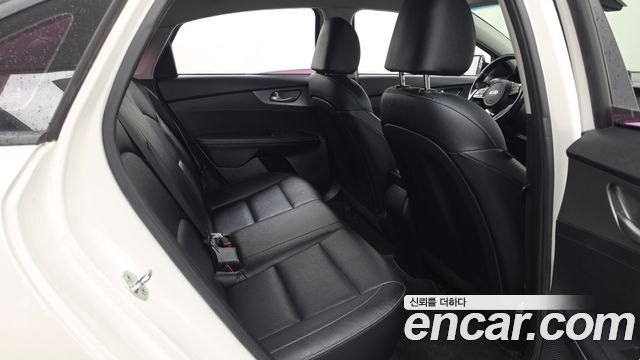 Kia K3 2019 — photo 12