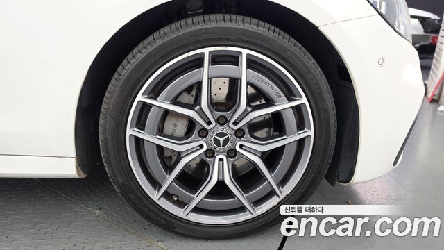 Mercedes-Benz E-Class 2023 — photo 5