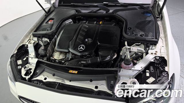Mercedes-Benz E-Class 2023 — photo 6