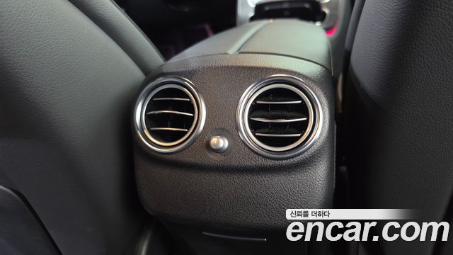 Mercedes-Benz E-Class 2023 — photo 31