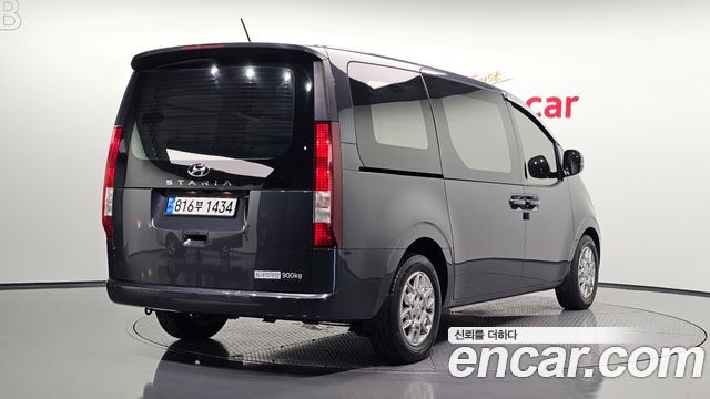 Hyundai Staria 2023 — photo 2