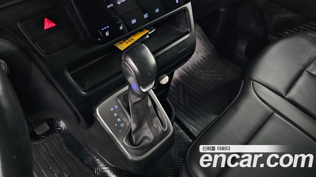 Hyundai Staria 2023 — photo 12