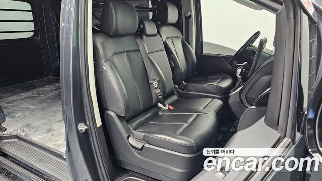 Hyundai Staria 2023 — photo 17