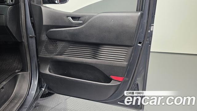 Hyundai Staria 2023 — photo 14