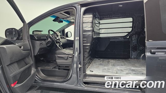 Hyundai Staria 2023 — photo 30