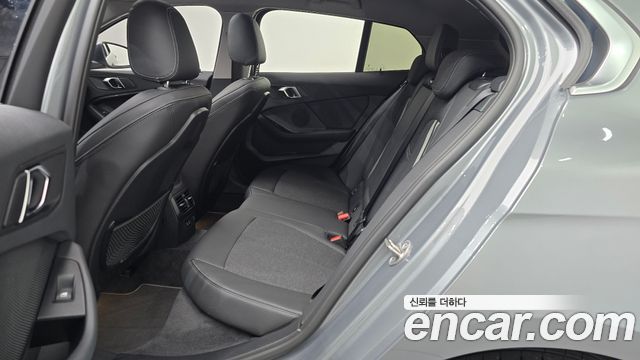 BMW 1-Series 2024 — photo 18