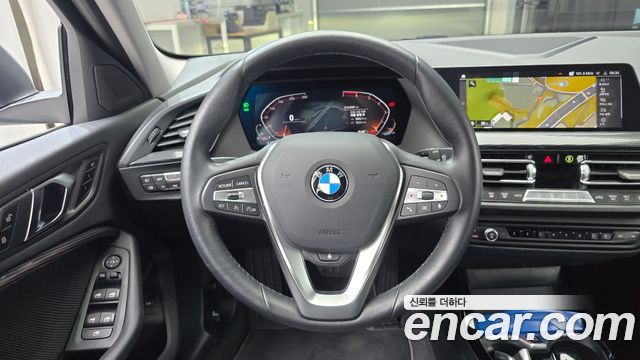 BMW 1-Series 2024 — photo 19