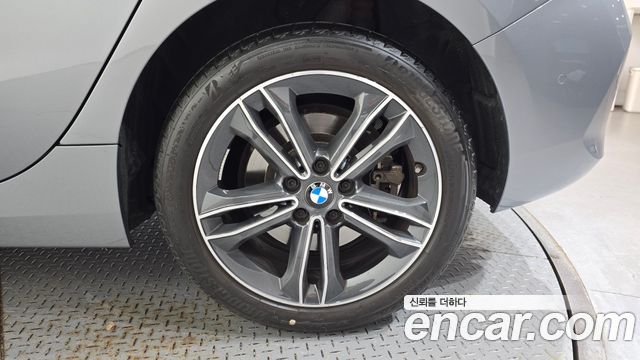 BMW 1-Series 2024 — photo 7