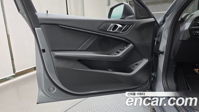 BMW 1-Series 2024 — photo 14