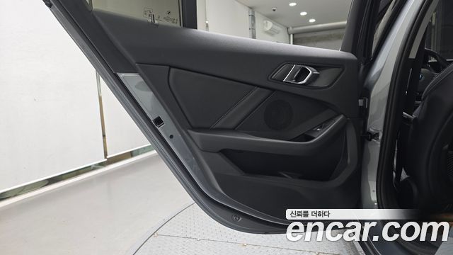 BMW 1-Series 2024 — photo 15