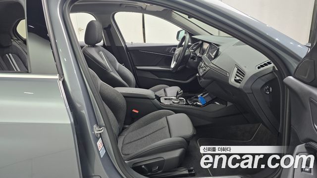 BMW 1-Series 2024 — photo 16