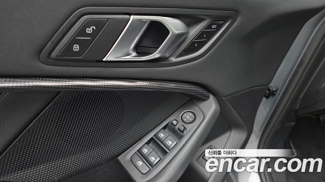 BMW 1-Series 2024 — photo 28