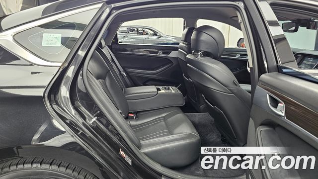 Genesis G80 2018 — photo 12