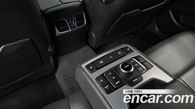 Genesis G80 2018 — photo 19