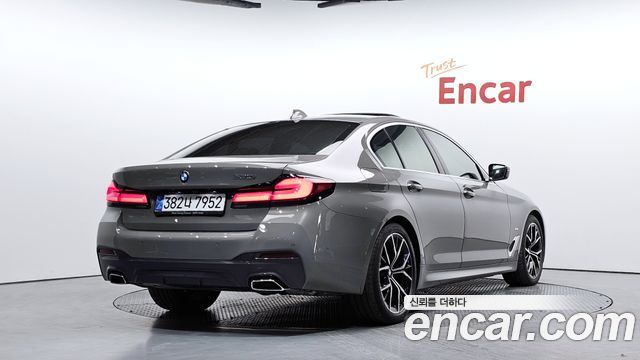BMW 5-Series 2022 — photo 3