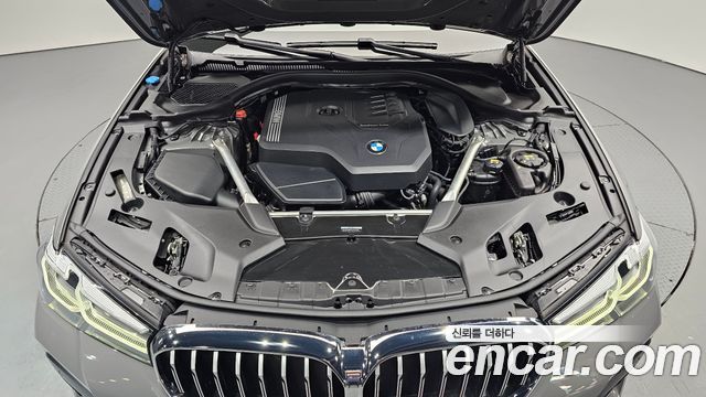 BMW 5-Series 2022 — photo 6