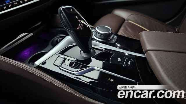 BMW 5-Series 2022 — photo 9