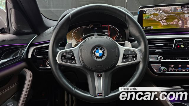 BMW 5-Series 2022 — photo 14