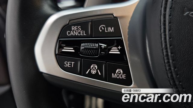 BMW 5-Series 2022 — photo 16