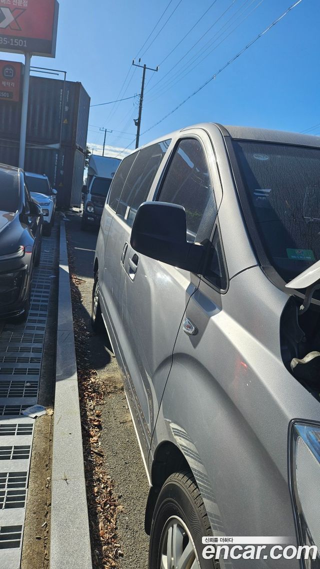 Hyundai Starex 2018 — photo 2