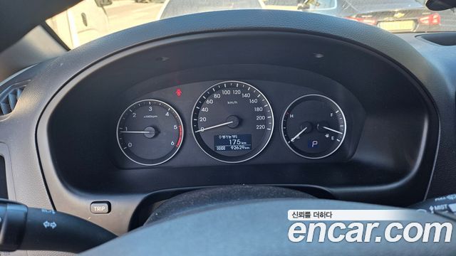 Hyundai Starex 2018 — photo 8