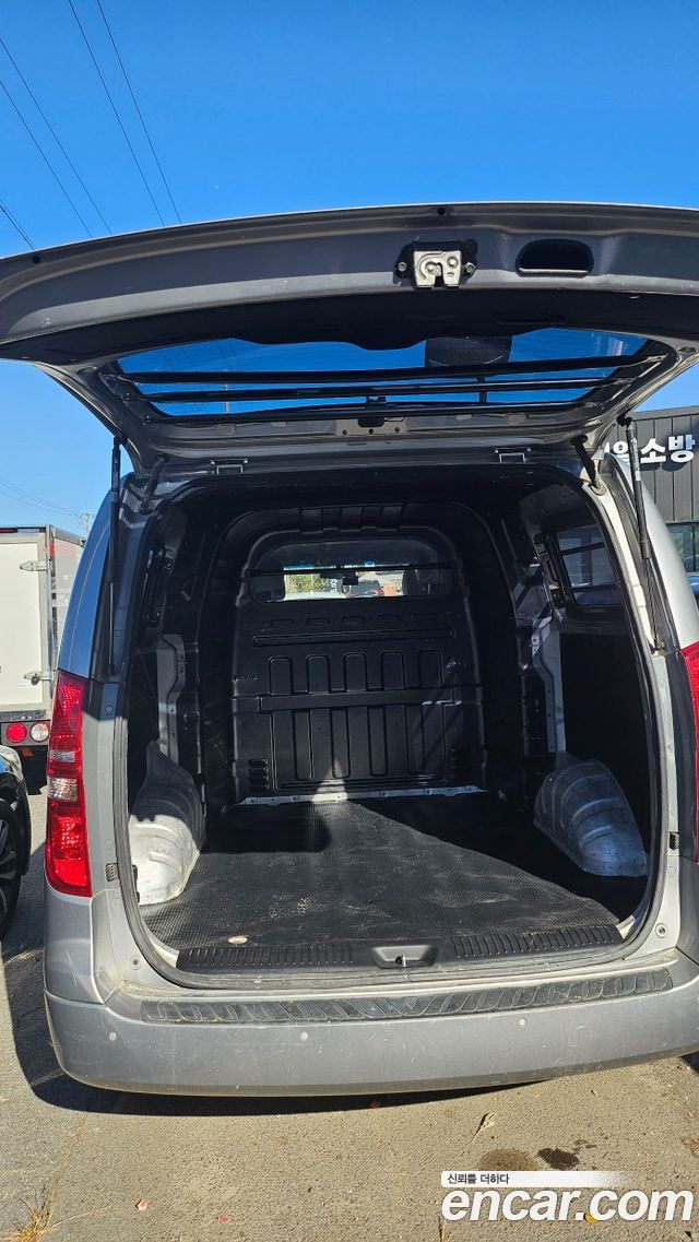 Hyundai Starex 2018 — photo 11