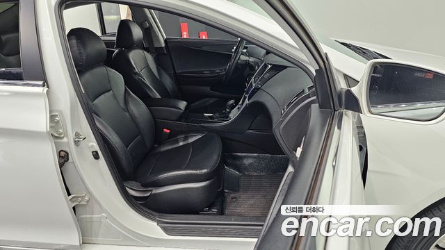 Hyundai Sonata 2012 — photo 13
