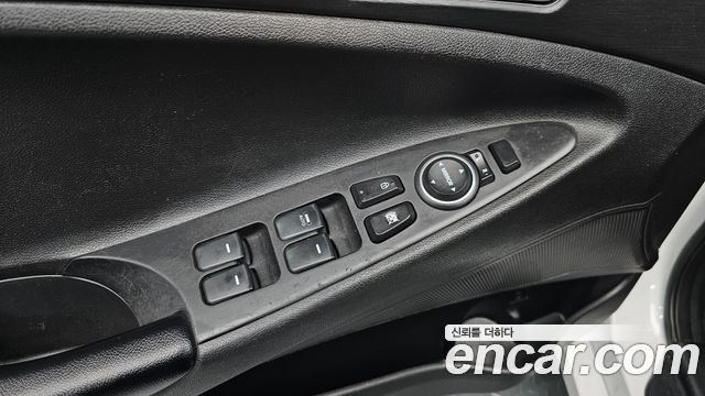 Hyundai Sonata 2012 — photo 23
