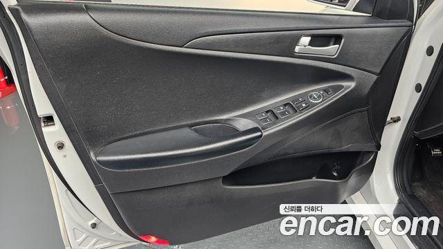 Hyundai Sonata 2012 — photo 14