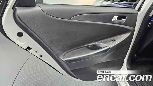Hyundai Sonata 2012 — photo 15