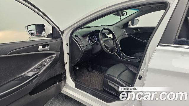 Hyundai Sonata 2012 — photo 16