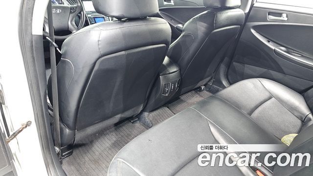 Hyundai Sonata 2012 — photo 28