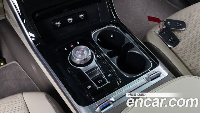 Kia Canival 2021 — photo 12