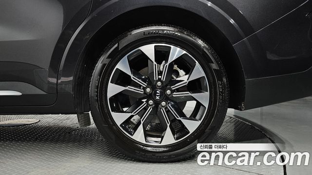 Kia Canival 2021 — photo 7