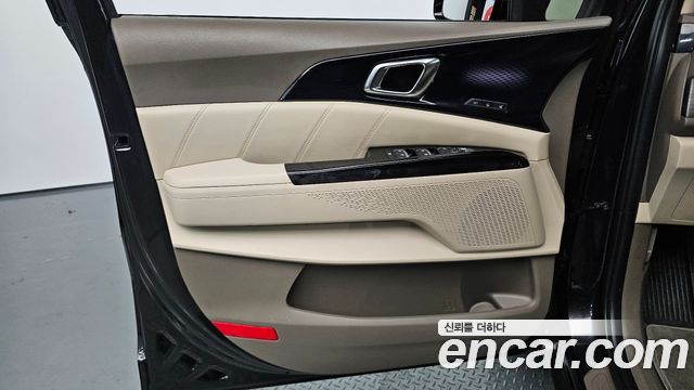 Kia Canival 2021 — photo 14