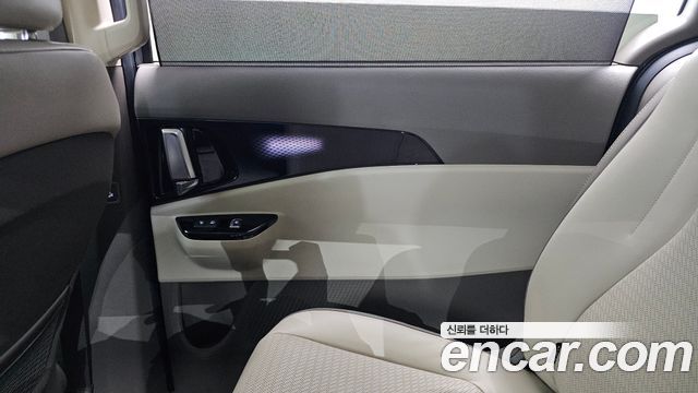 Kia Canival 2021 — photo 15