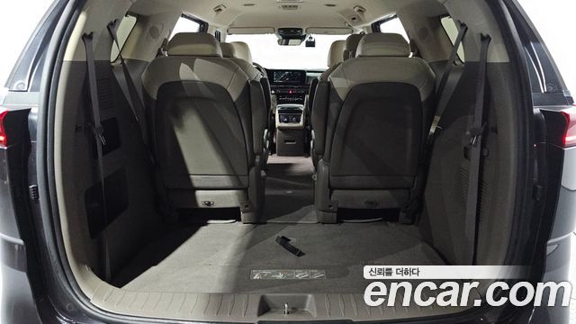 Kia Canival 2021 — photo 33