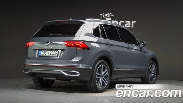 Volkswagen Tiguan 2021 — photo 2