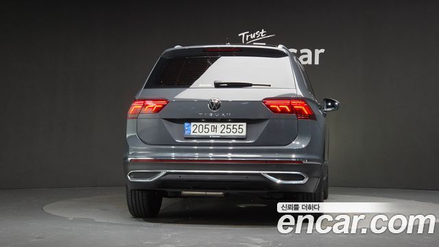 Volkswagen Tiguan 2021 — photo 4