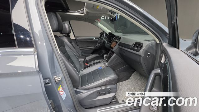 Volkswagen Tiguan 2021 — photo 13