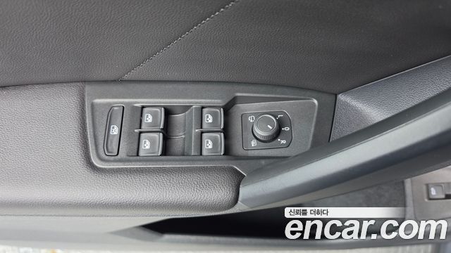 Volkswagen Tiguan 2021 — photo 19