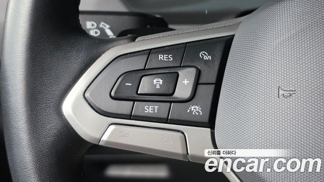 Volkswagen Tiguan 2021 — photo 22